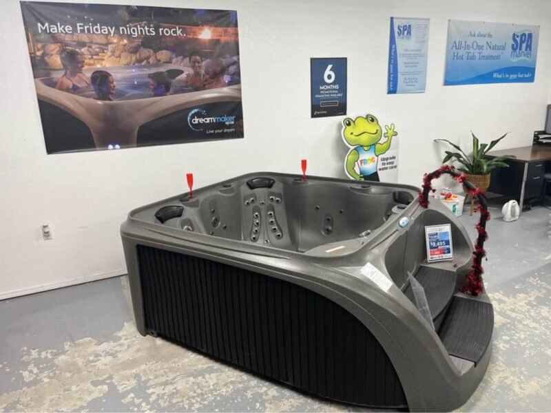 Near-New 2025 Dream Spas Hot Tub 4-5 Person, Farmington - Image 3