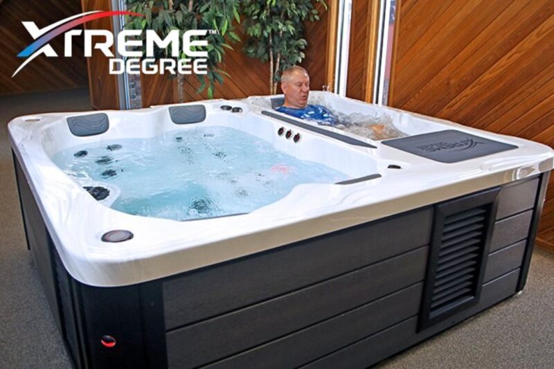 Near-New 2025 Xtreme Degree Hot Tub, 4-5 Person, Green Brook