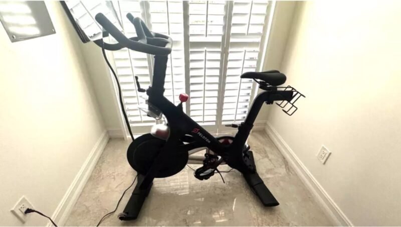 Like-New 2021 Peloton Bike 2nd Gen, 7 Rides, Katy